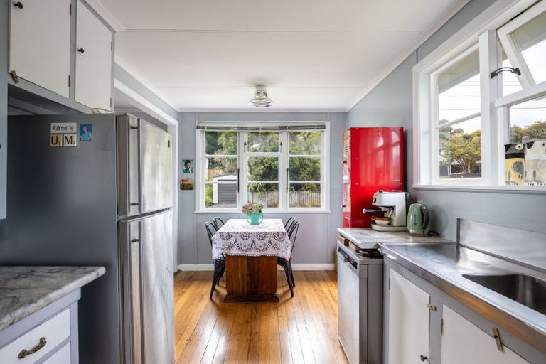 Photo of property in 5 Camden Street, Vogeltown, New Plymouth, 4310