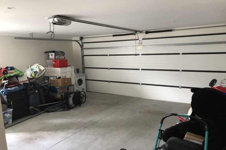 Photo of property in 35 Riverglade Parkway, Te Atatu South, Auckland, 0610