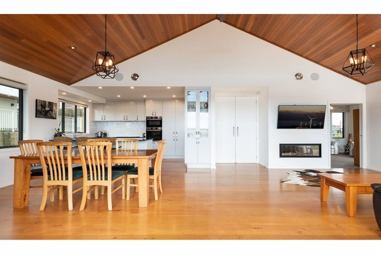 Photo of property in 100 Condor Drive, Pyes Pa, Tauranga, 3112