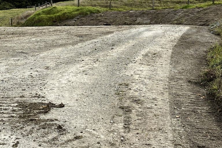 Photo of property in 492 Wairere Road, Paparoa, 0571