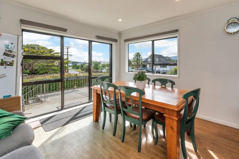 Photo of property in 1 Karoro Road, One Tree Point, 0118