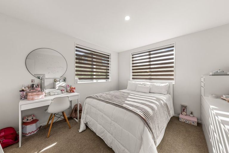 Photo of property in 114 Grand Drive, Orewa, 0931