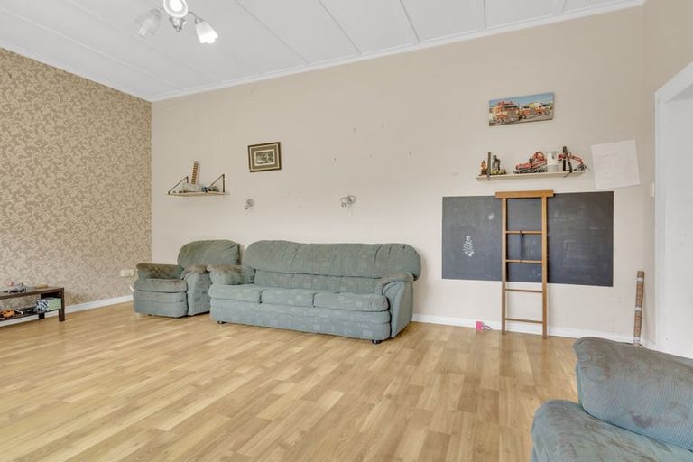 Photo of property in 61 Swinburn Street, Dannevirke, 4930