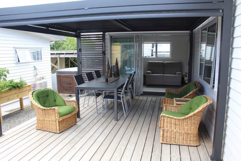 Photo of property in 35a Gledstane Road, Stanmore Bay, Whangaparaoa, 0932