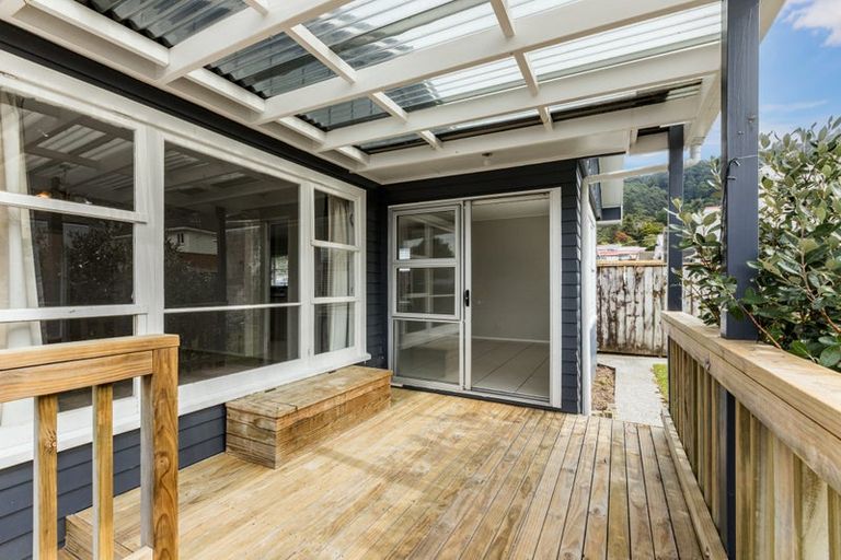 Photo of property in 10 Gardiner Grove, Wainuiomata, Lower Hutt, 5014