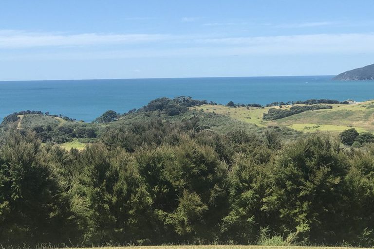 Photo of property in 25 Bay View Road, Cable Bay, 0420