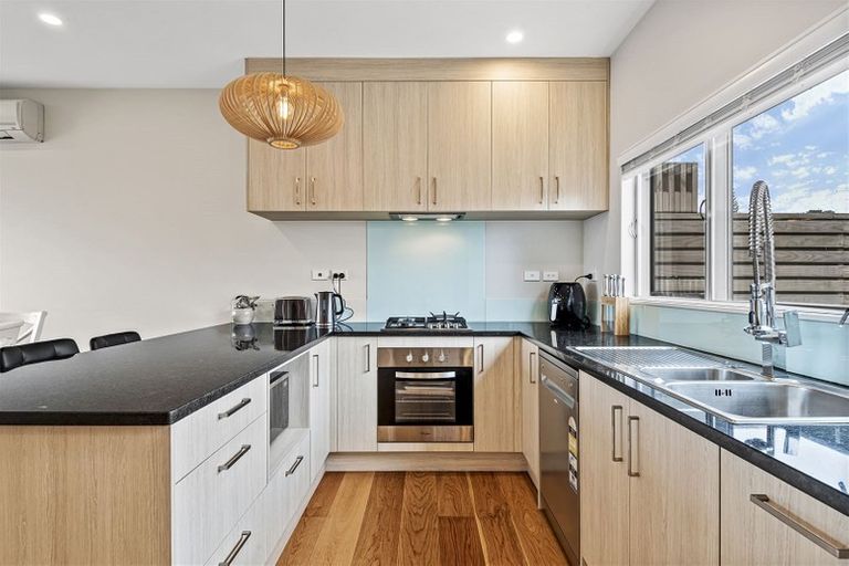 Photo of property in 8/147 Albany Highway, Unsworth Heights, Auckland, 0632