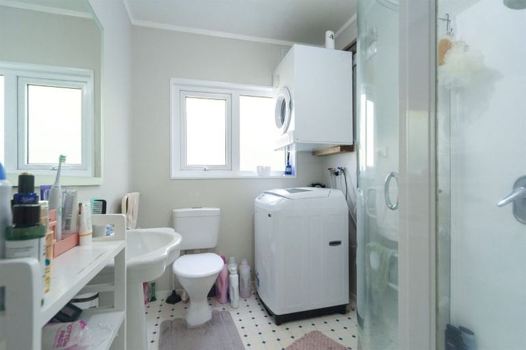 Photo of property in 1/60 Winston Street, Crofton Downs, Wellington, 6035