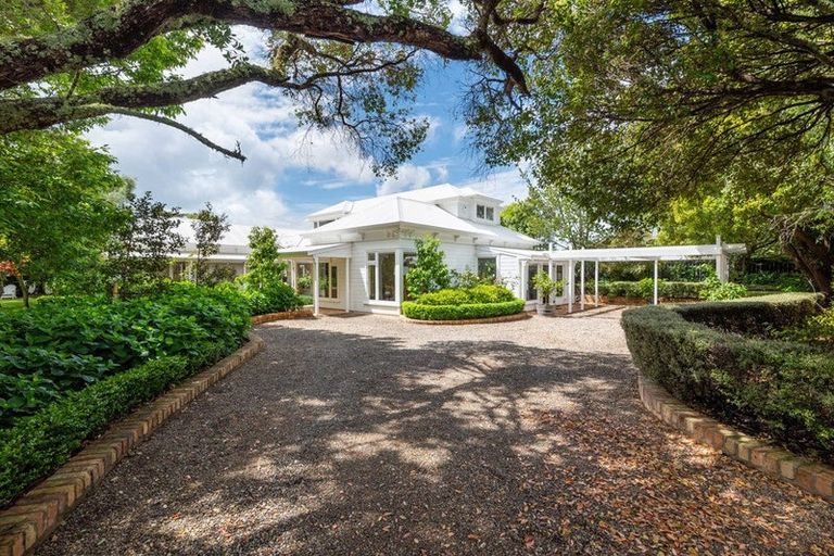 Photo of property in 49b Roland Road, Greenhithe, Auckland, 0632