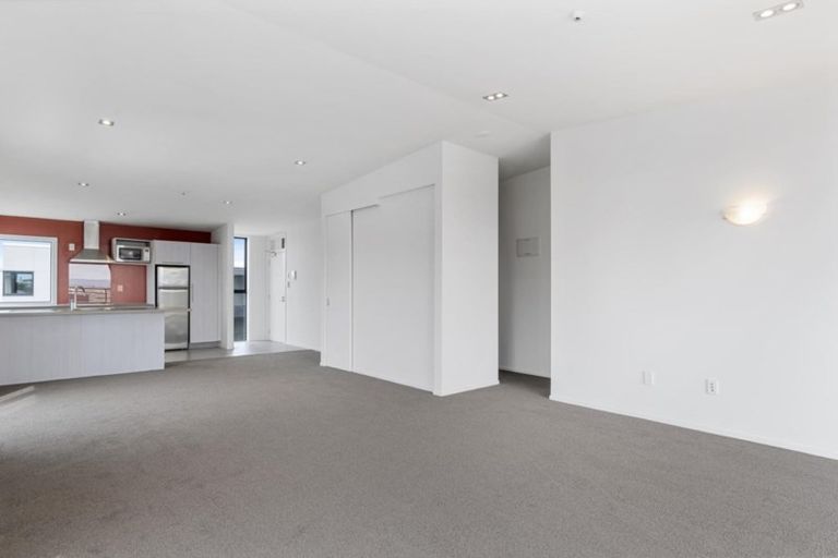 Photo of property in 2-06/424 Maunganui Road, Mount Maunganui, 3116