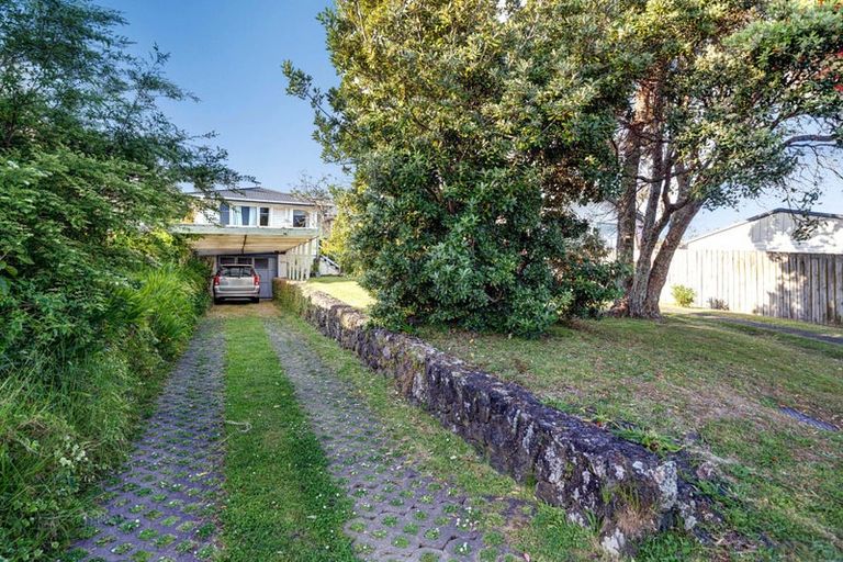 Photo of property in 8 Coniston Avenue, Te Atatu South, Auckland, 0610