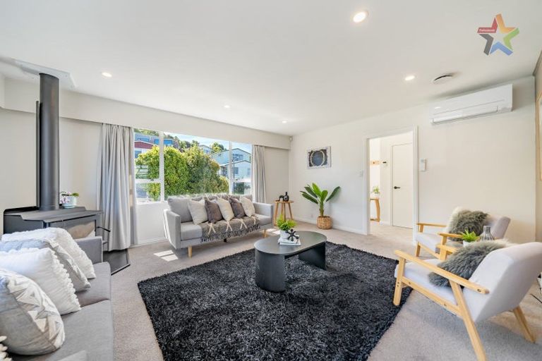 Photo of property in 35 Acacia Avenue, Maungaraki, Lower Hutt, 5010