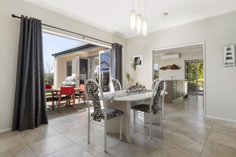 Photo of property in 30 Goodall Road, Snells Beach, 0920