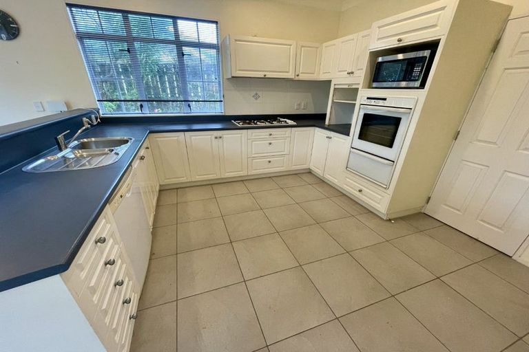 Photo of property in 3 Ridley Green, Churton Park, Wellington, 6037