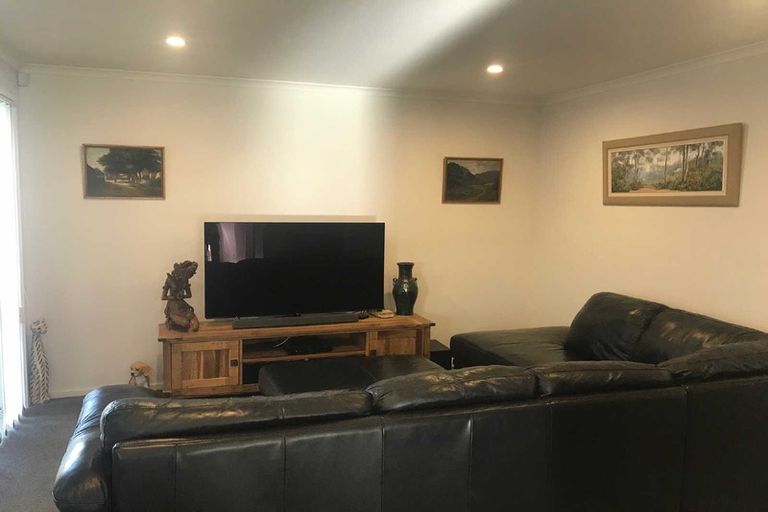Photo of property in 17 Perla Road, Pukekohe, 2120