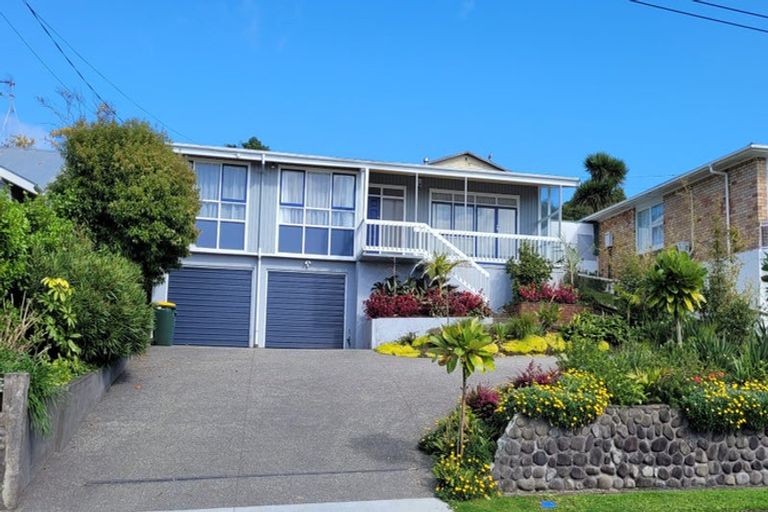 Photo of property in 8 Kitchener Terrace, Moturoa, New Plymouth, 4310