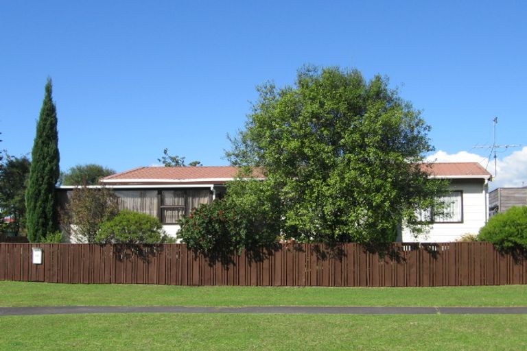 Photo of property in 10 Bosun Place, Te Atatu Peninsula, Auckland, 0610