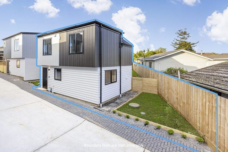 Photo of property in 6/24 Tupaki Place, Pakuranga Heights, Auckland, 2010