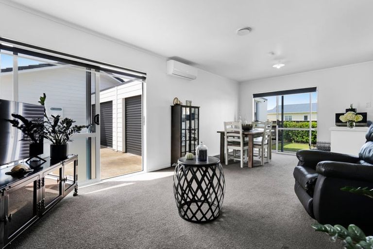 Photo of property in 2/353 Saint Aubyn, Moturoa, New Plymouth, 4310