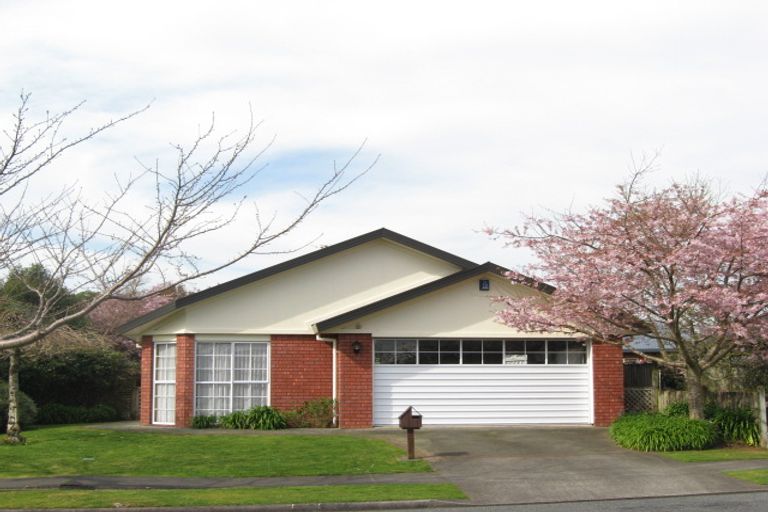 Photo of property in 7 Kinross Drive, Merrilands, New Plymouth, 4312