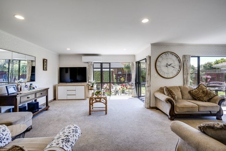 Photo of property in 1 Hyatt Grove, Greenmeadows, Napier, 4112