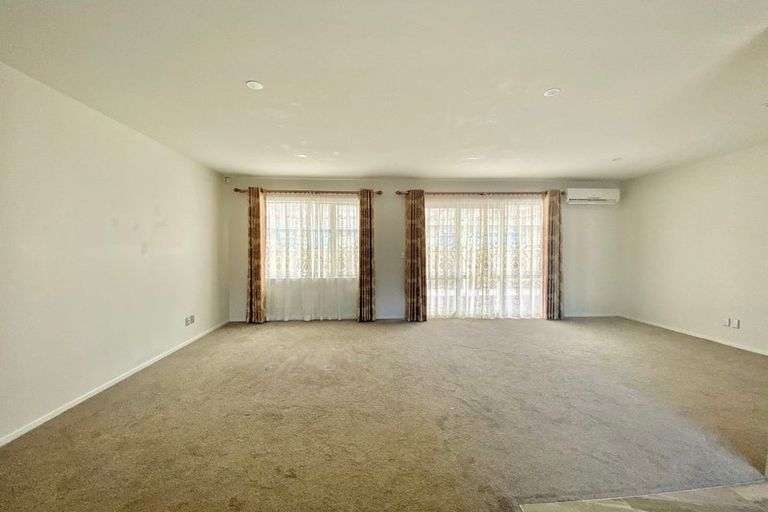 Photo of property in 28 Wellfield Drive, Papakura, 2110