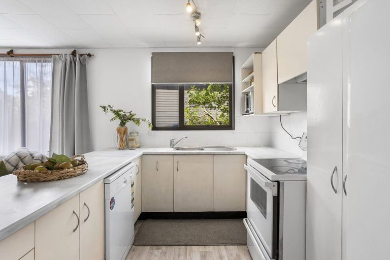 Photo of property in 39a Minaret Drive, Bucklands Beach, Auckland, 2014