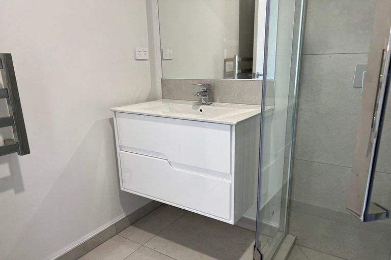 Photo of property in 1 Clonbern Place, Upper Riccarton, Christchurch, 8041