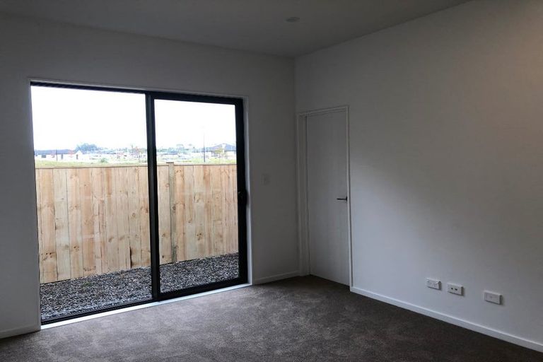 Photo of property in 30 Konoba Avenue, Kumeu, 0810