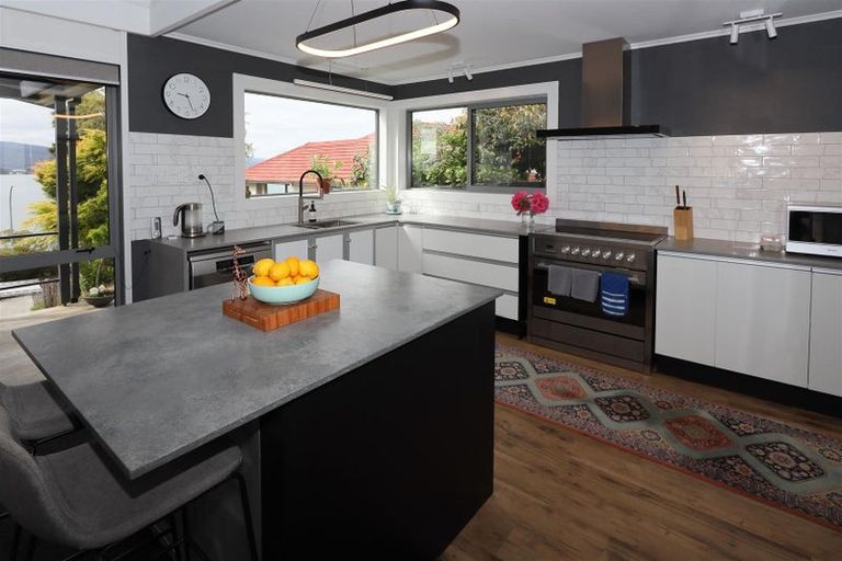 Photo of property in 184 Kawaha Point Road, Kawaha Point, Rotorua, 3010