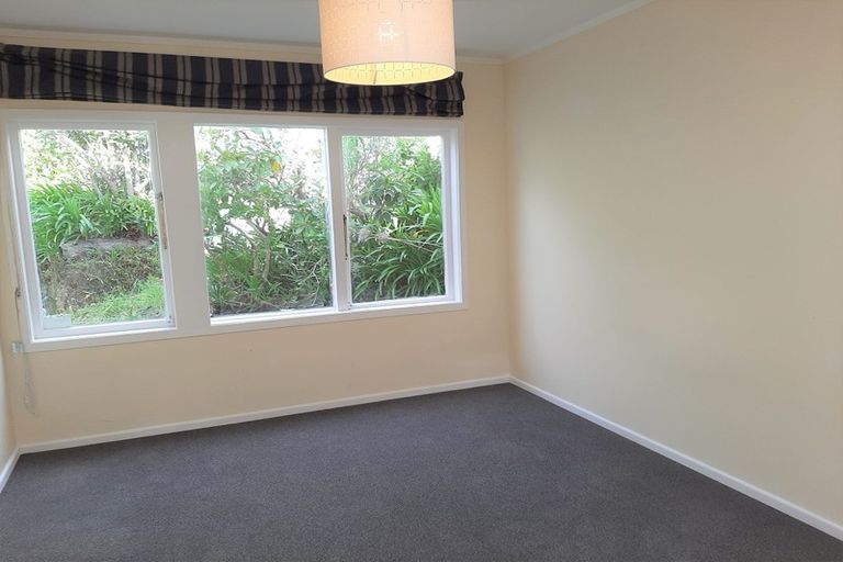 Photo of property in 142 The Ridgeway, Mornington, Wellington, 6021