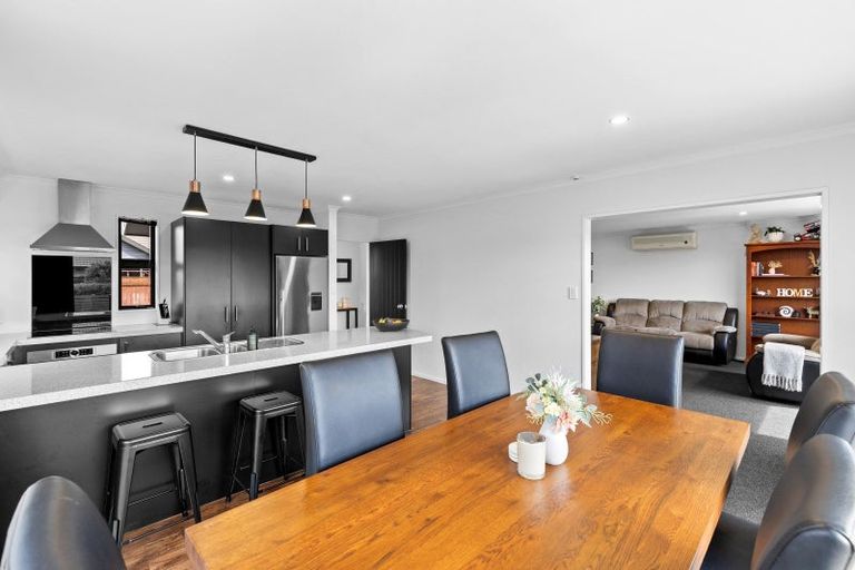 Photo of property in 7 Nevada Way, Kelvin Grove, Palmerston North, 4414