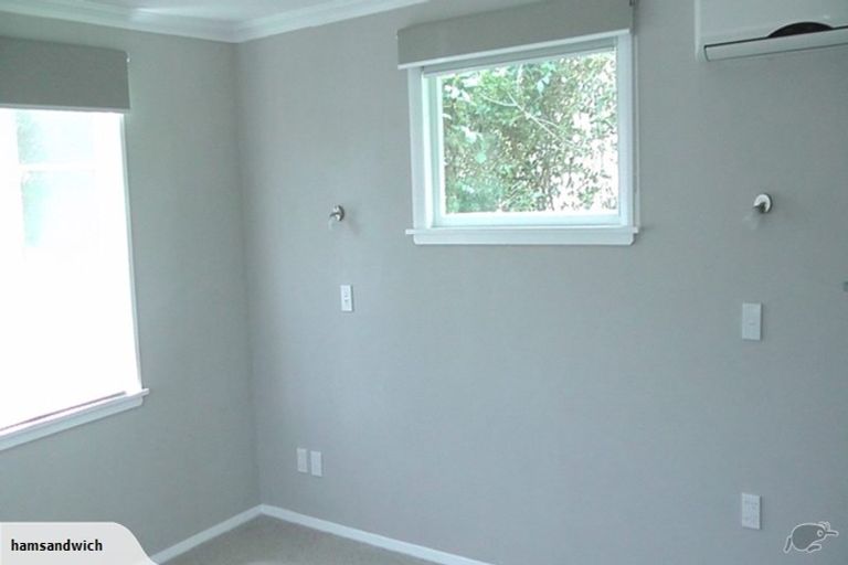 Photo of property in 12 Tasman Street, Vogeltown, New Plymouth, 4310