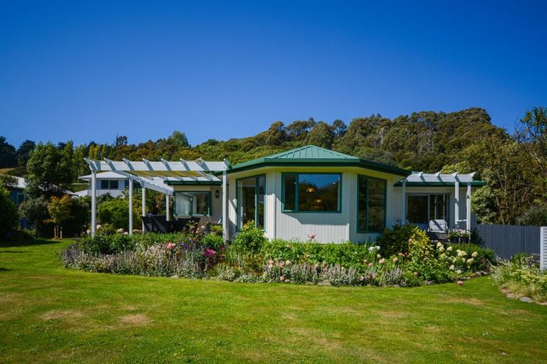 Photo of property in 39b Pawsons Valley Road, Duvauchelle, 7581