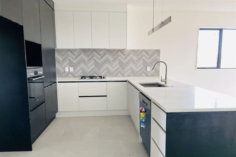 Photo of property in 12 Woven Place, Karaka, Papakura, 2113
