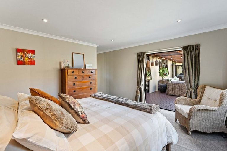 Photo of property in 5 Quadrant Heights, Paraparaumu, 5032