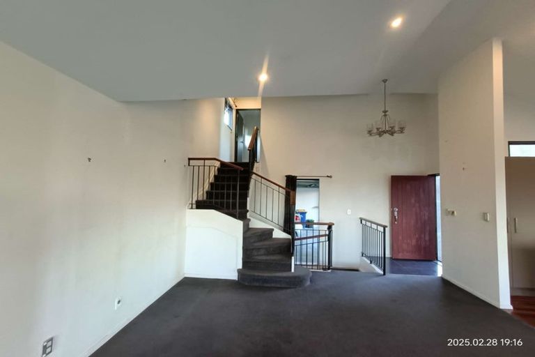 Photo of property in 2/274 Glamorgan Drive, Northcross, Auckland, 0630