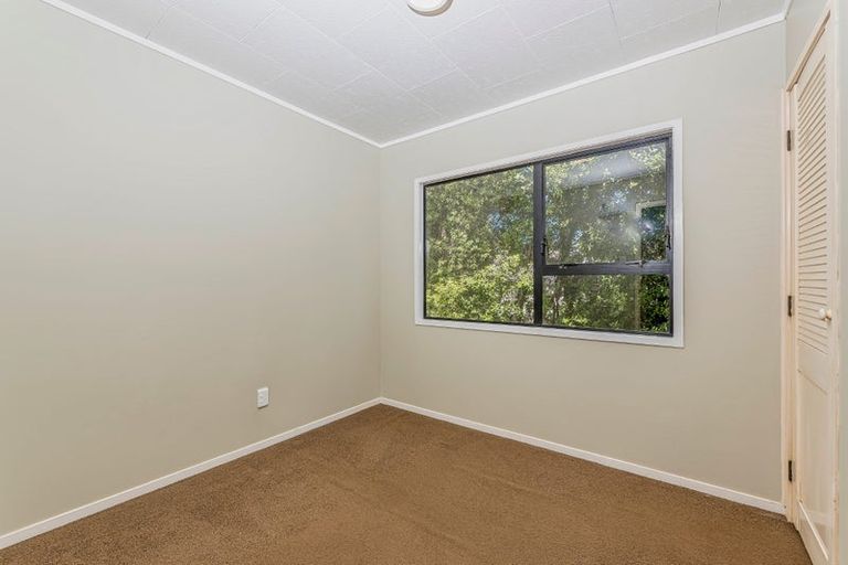 Photo of property in 6 Holmes Drive South, West Harbour, Auckland, 0618
