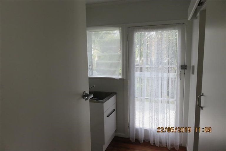 Photo of property in 22 Hepburn Road, Glendene, Auckland, 0602