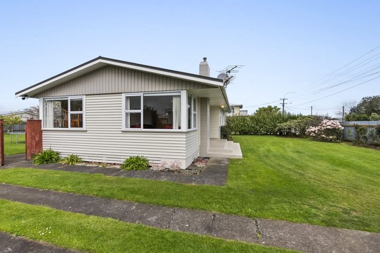 Photo of property in 17 Grey Street, Normanby, Hawera, 4614