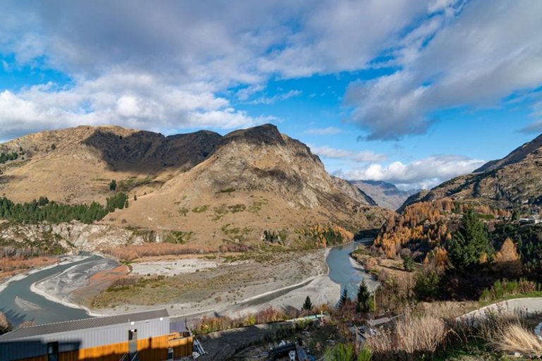 Photo of property in 7 Powder Terrace, Arthurs Point, Queenstown, 9371