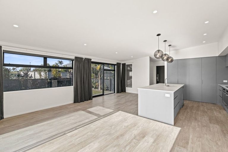 Photo of property in 2 Piper Way, Glen Avon, New Plymouth, 4312