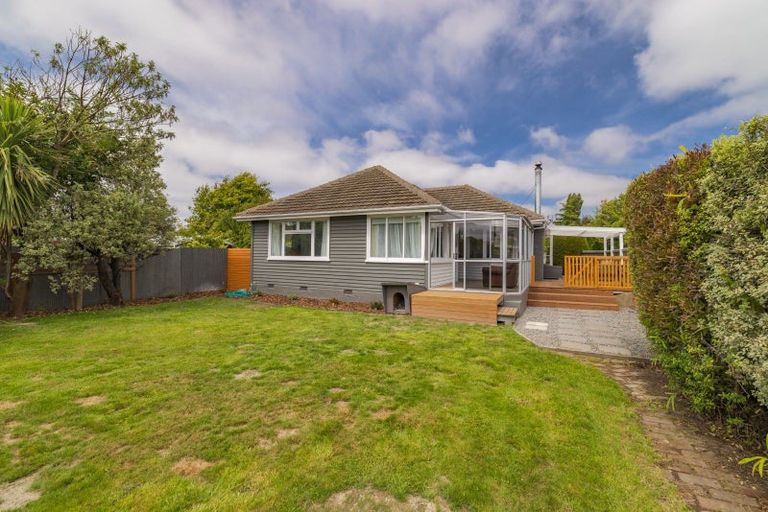 Photo of property in 66 Winters Road, Redwood, Christchurch, 8051