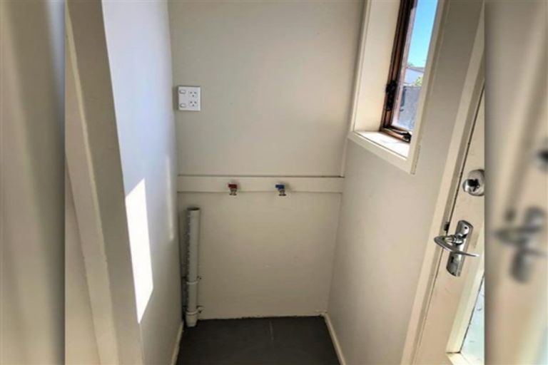 Photo of property in 7 Fiesta Drive, Half Moon Bay, Auckland, 2012