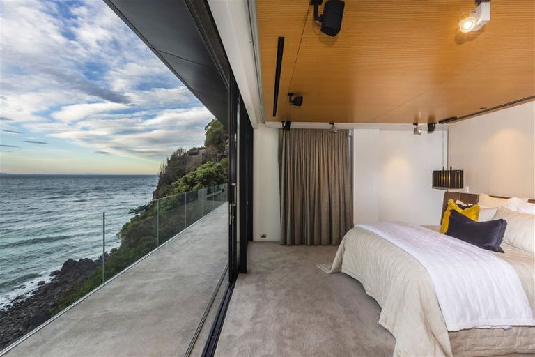 Photo of property in 1 Whitewash Head Road, Scarborough, Christchurch, 8081