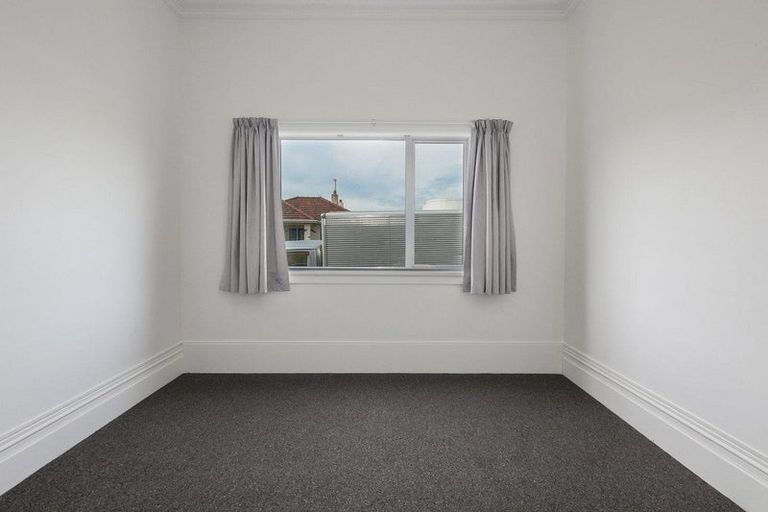 Photo of property in 114 Macandrew Road, South Dunedin, Dunedin, 9012
