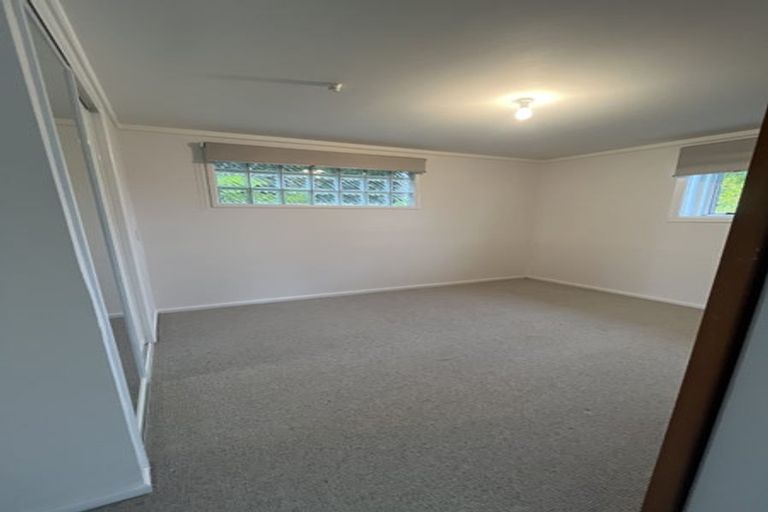 Photo of property in 17 Highland Avenue, Titirangi, Auckland, 0604