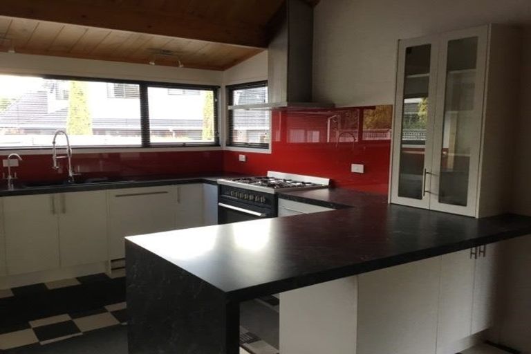 Photo of property in 32 Comeskey Grove, Elderslea, Upper Hutt, 5018