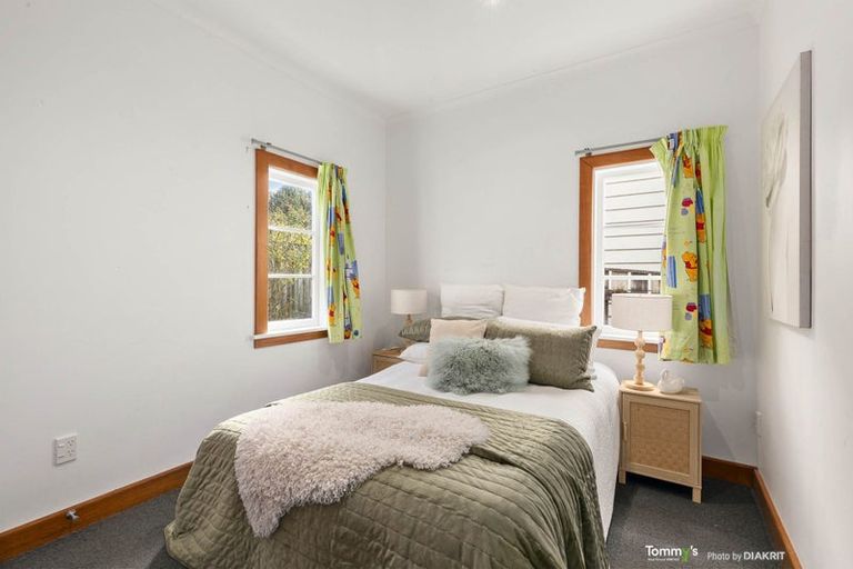 Photo of property in 6 Hathaway Avenue, Karori, Wellington, 6012