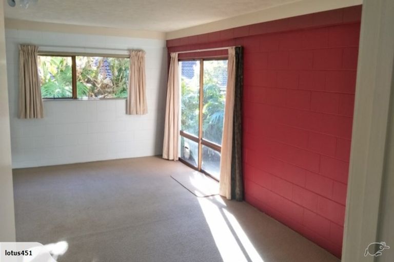 Photo of property in 13 Malters Place, Browns Bay, Auckland, 0630